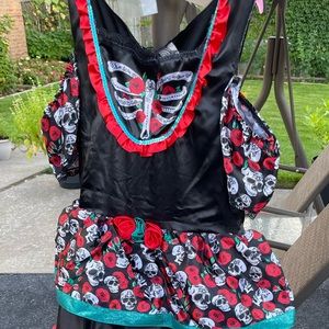 EUC Girl’s Catrina dress with hoop, size xl with 2 head pieces & gloves